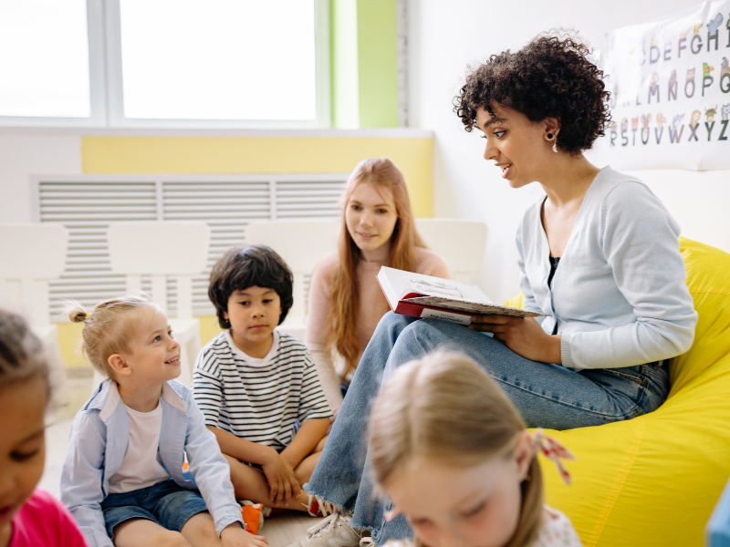 thumbnail Letture per bambini in biblioteca