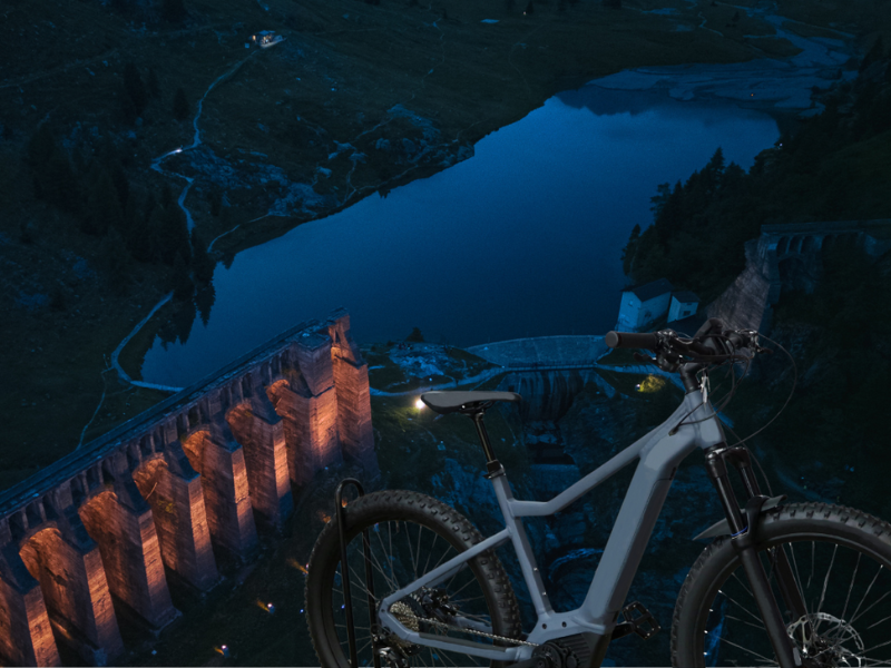 thumbnail Verso la diga illuminata in E-bike