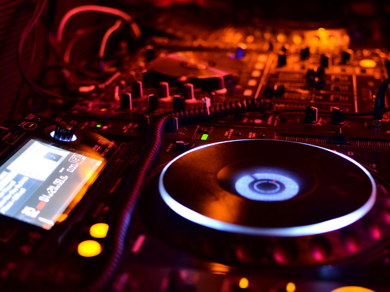 thumbnail Officine musicali: musica elettronica